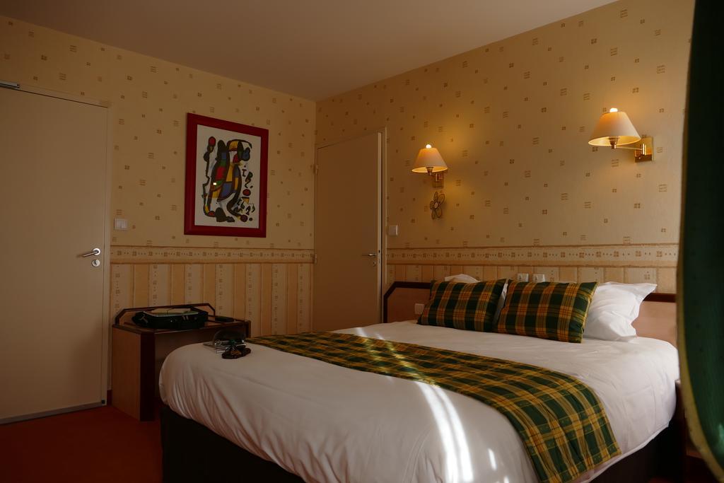 Logis Hotels Le Champalud Restaurant La Citadelle Oree-d'Anjou Camera foto