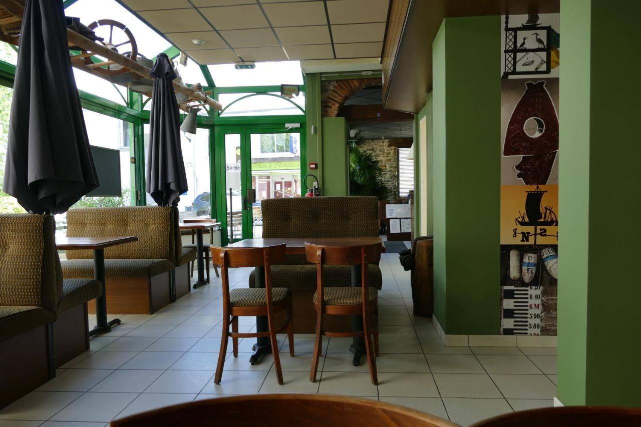 Logis Hotels Le Champalud Restaurant La Citadelle Oree-d'Anjou Esterno foto