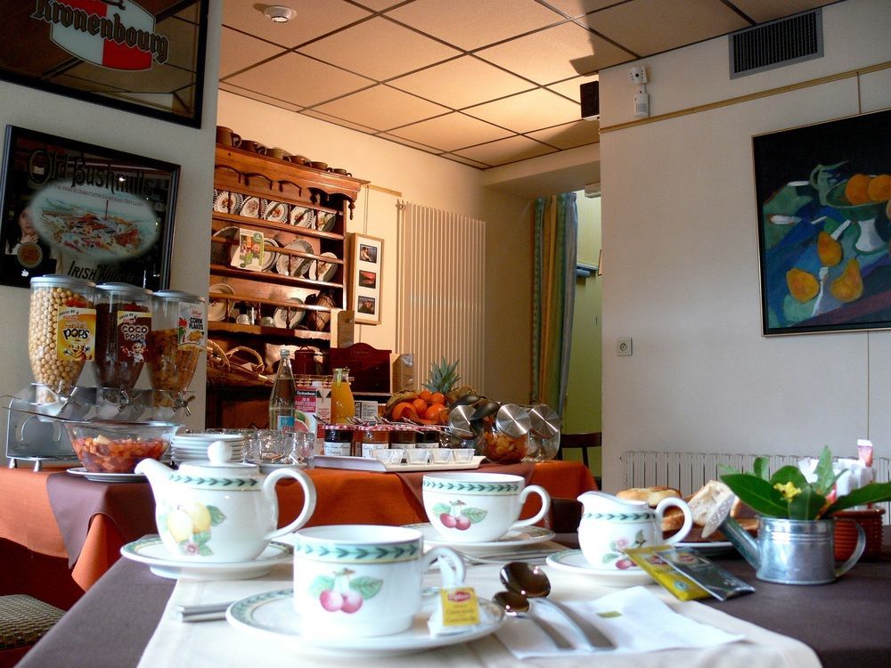Logis Hotels Le Champalud Restaurant La Citadelle Oree-d'Anjou Esterno foto