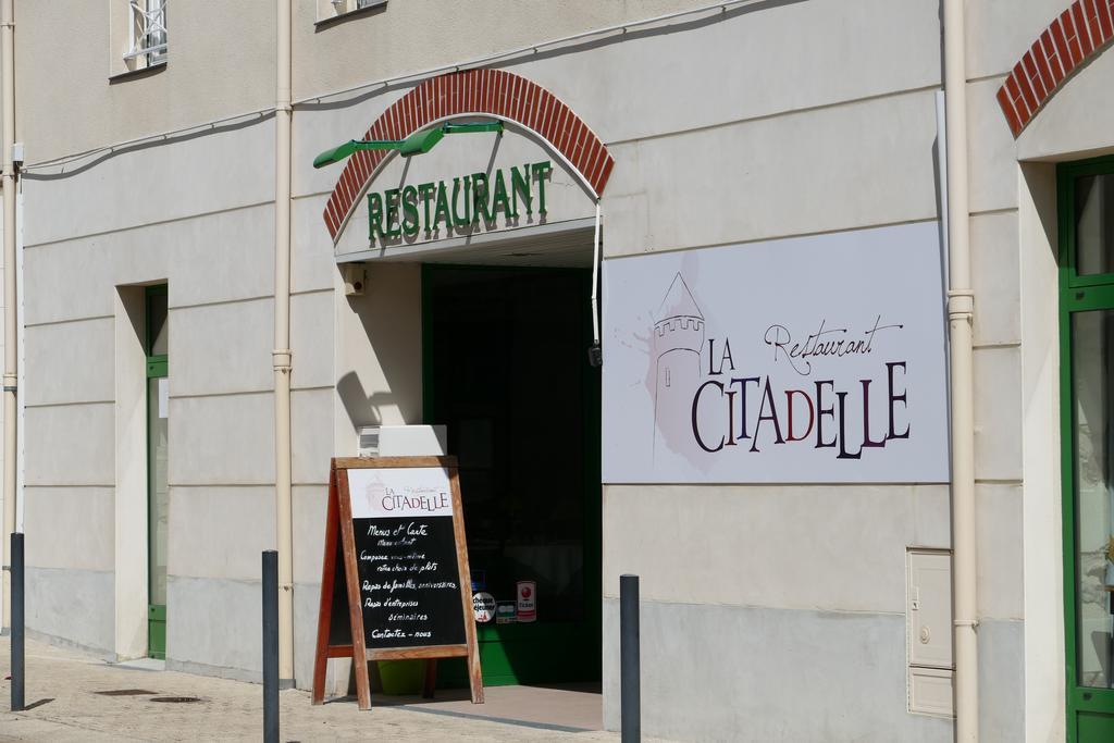 Logis Hotels Le Champalud Restaurant La Citadelle Oree-d'Anjou Esterno foto