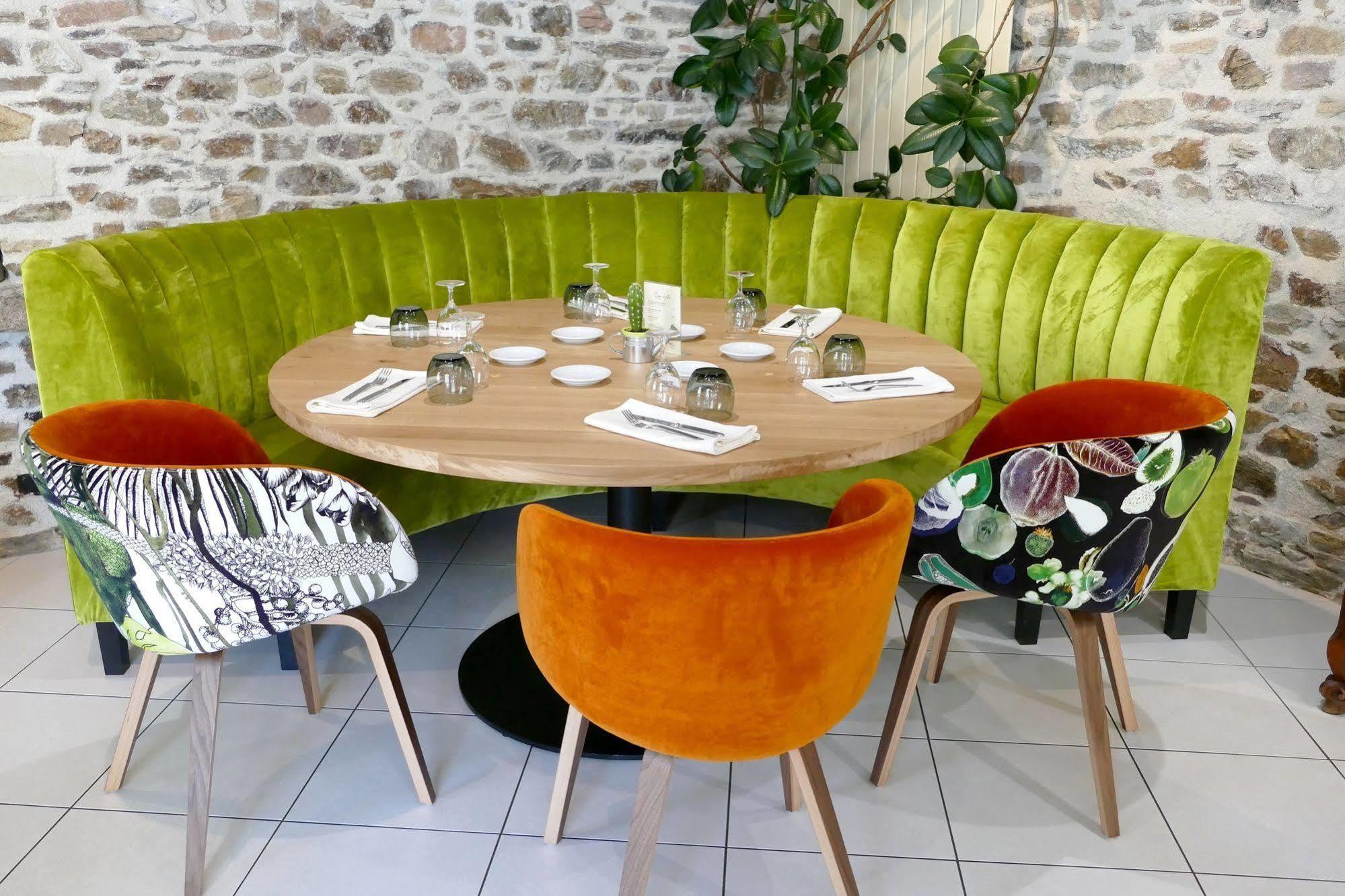 Logis Hotels Le Champalud Restaurant La Citadelle Oree-d'Anjou Esterno foto