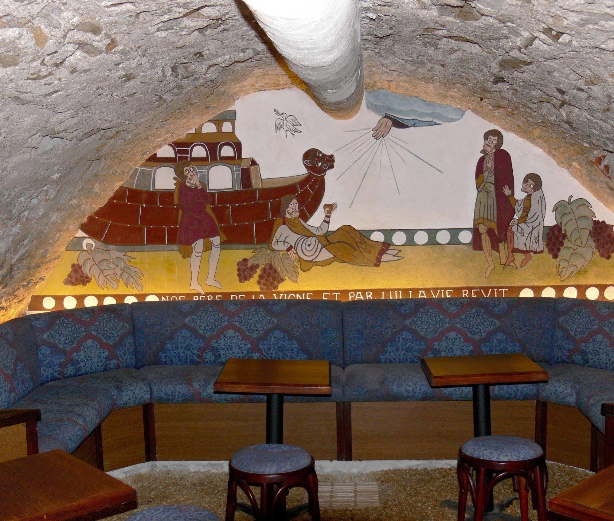Logis Hotels Le Champalud Restaurant La Citadelle Oree-d'Anjou Esterno foto